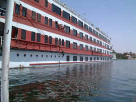 Kreuzfahrtschiff auf dem Nil